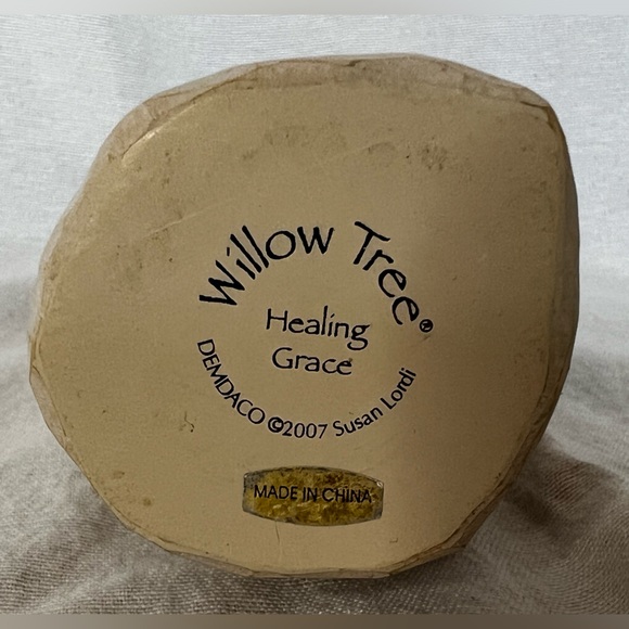 Willow Tree “beautiful grace” Cream and Brown Figurine - Picture 4 of 4